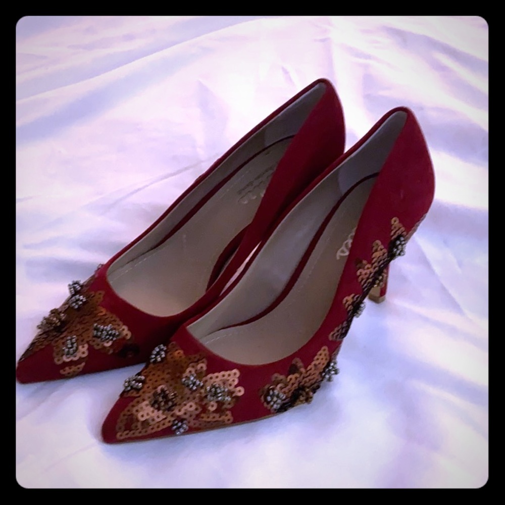 Charles David Pump.  NWOT